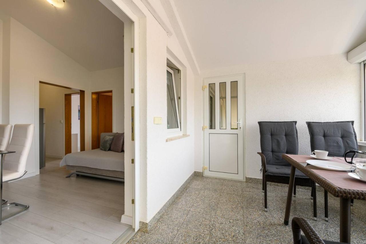 Somi Apartment