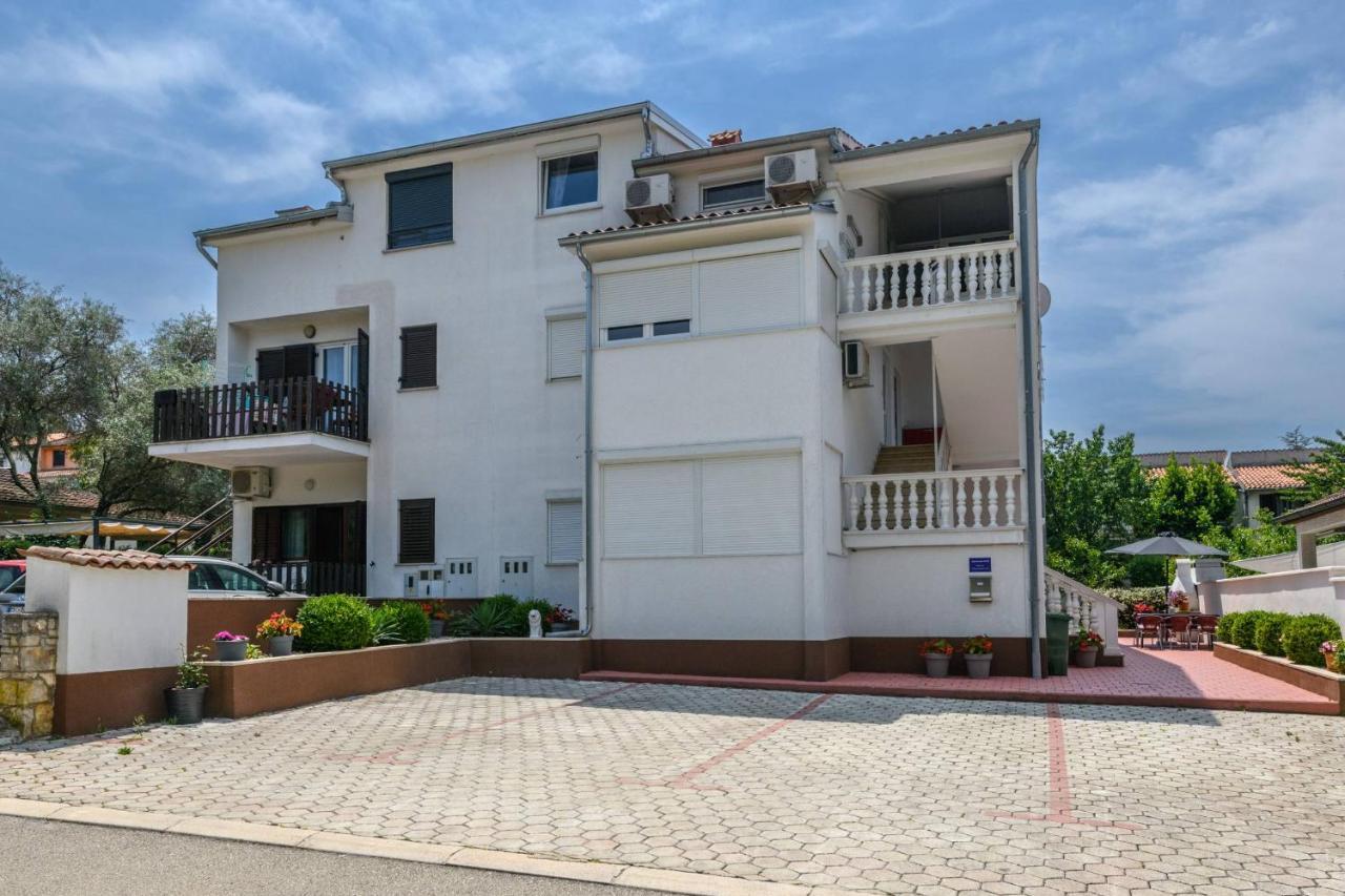 Somi Apartment *