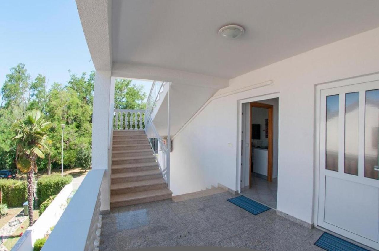 Somi Apartment *